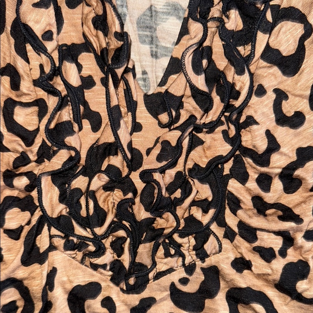 Leopard Print Ruffle Top - Picture 2 of 3